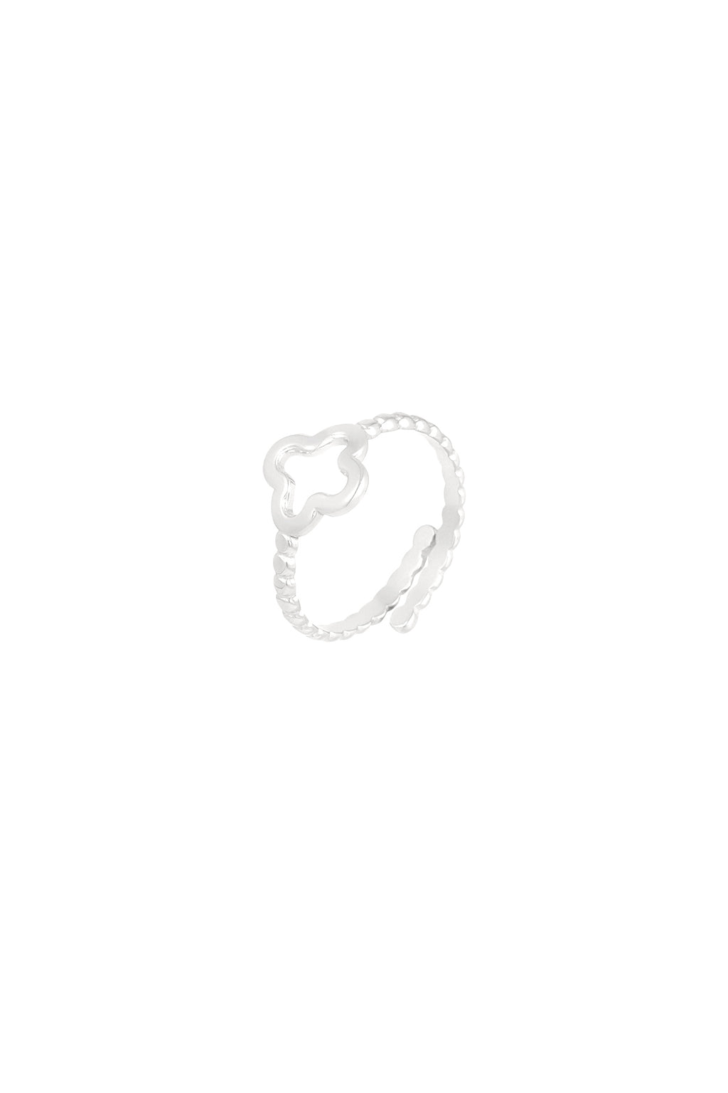 twisted ring with clover