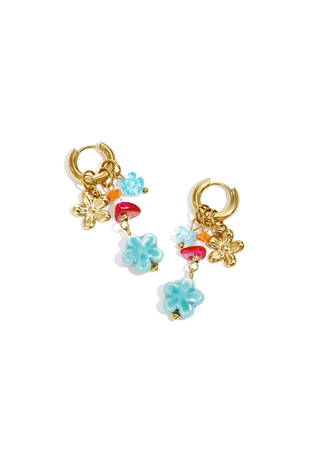 Oorringen met bloem charms en kralen