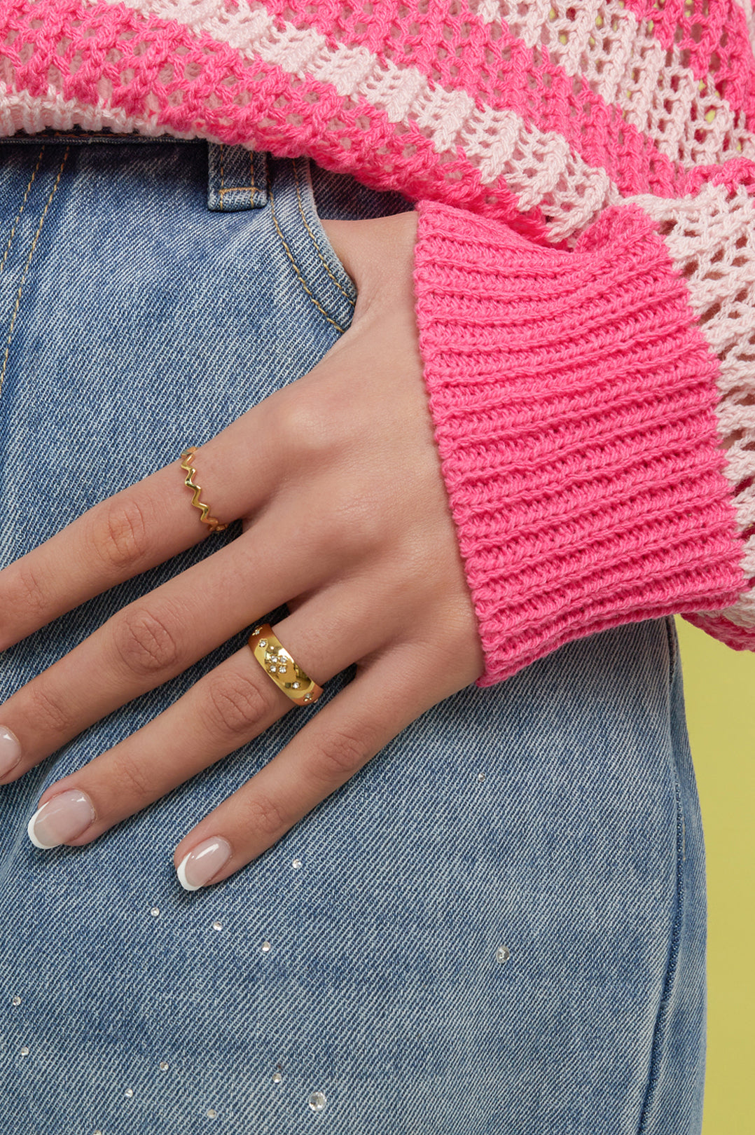 Ring met steentjes in klaver patroon