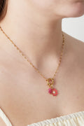 Rode bloemen DIY ketting